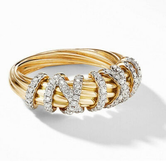 Jewelry - New 18k gold plated gorgeous Ring